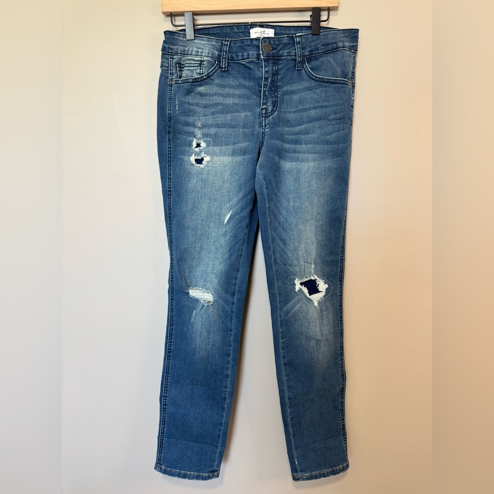 Judy Blue Distressed Skinny Jeans in Blue Wash - Picture 2 of 10